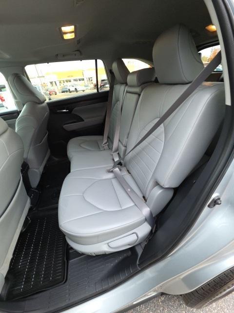 used 2020 Toyota Highlander car, priced at $31,701