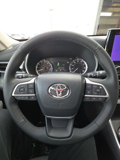 new 2026 Toyota Highlander car, priced at $49,892