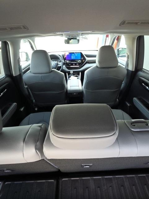 new 2026 Toyota Highlander car, priced at $49,892