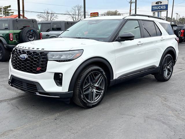 new 2025 Ford Explorer car, priced at $57,700