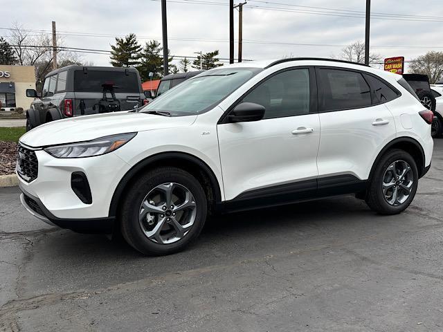 new 2025 Ford Escape car, priced at $32,900