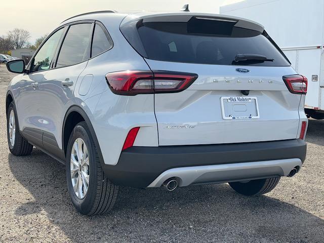 new 2025 Ford Escape car, priced at $29,900