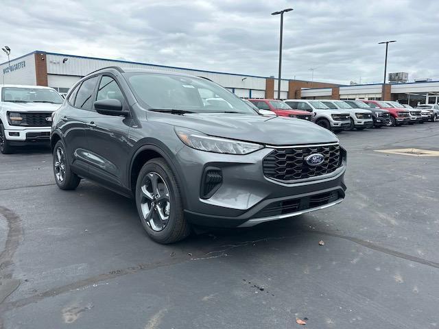 new 2025 Ford Escape car, priced at $30,900