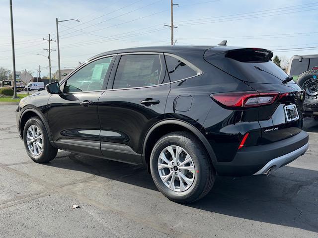 new 2025 Ford Escape car, priced at $29,800