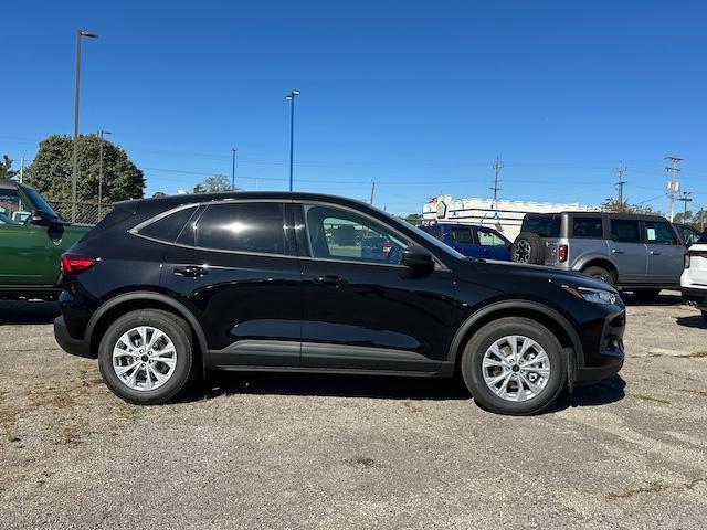 new 2025 Ford Escape car, priced at $28,900