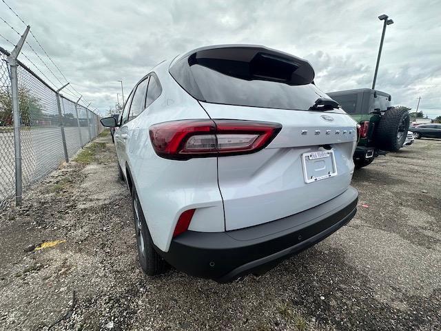 new 2025 Ford Escape car, priced at $33,900