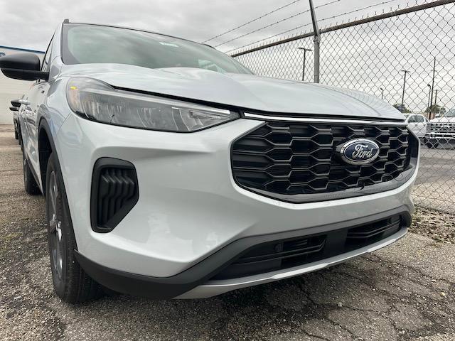 new 2025 Ford Escape car, priced at $33,900