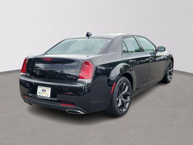 used 2022 Chrysler 300 car, priced at $24,900