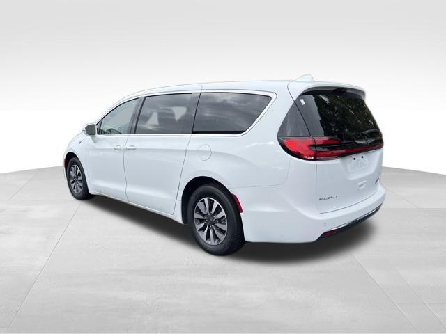 used 2022 Chrysler Pacifica Hybrid car, priced at $19,100