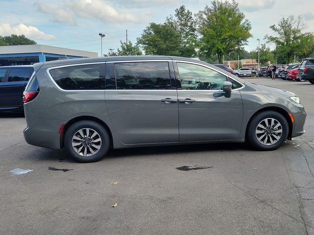 used 2022 Chrysler Pacifica Hybrid car, priced at $24,900