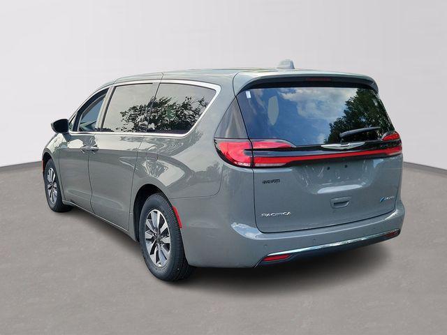 used 2022 Chrysler Pacifica Hybrid car, priced at $19,100