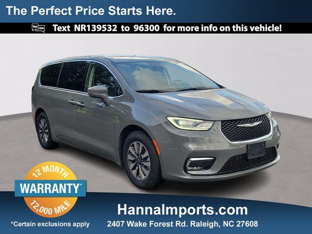 used 2022 Chrysler Pacifica Hybrid car, priced at $24,900