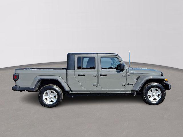 used 2023 Jeep Gladiator car, priced at $26,900