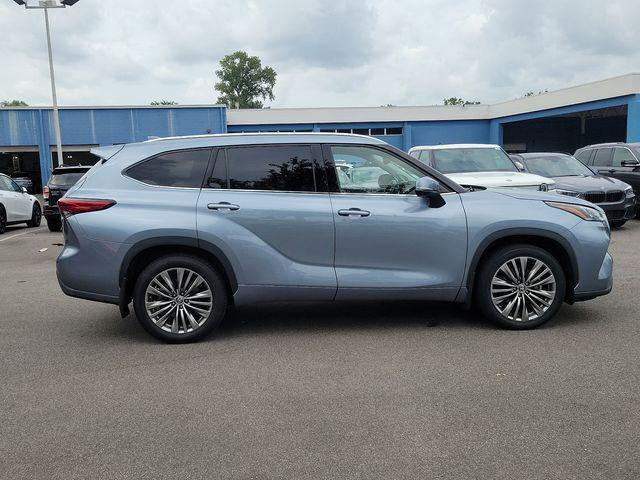 used 2021 Toyota Highlander car, priced at $35,500