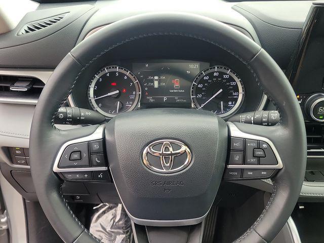 used 2022 Toyota Highlander car, priced at $38,000