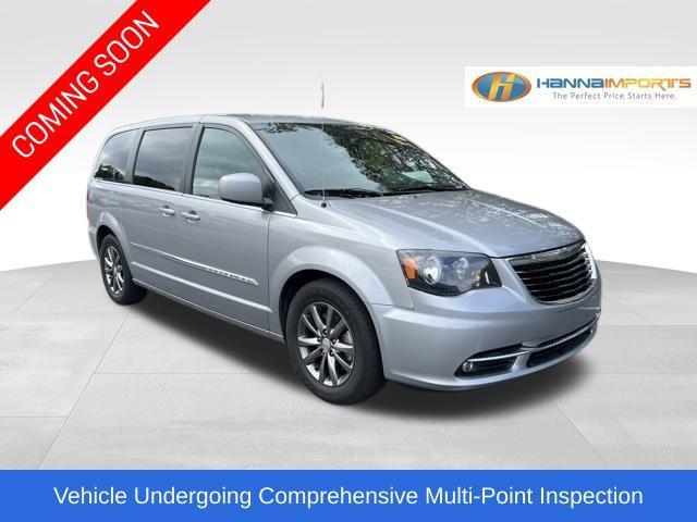 used 2015 Chrysler Town & Country car, priced at $13,997