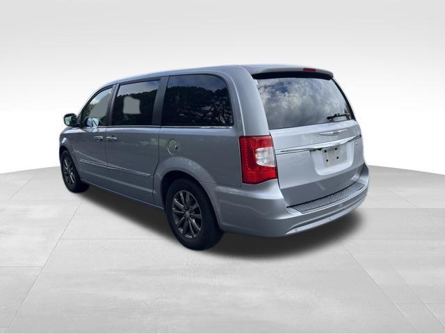 used 2015 Chrysler Town & Country car, priced at $13,997