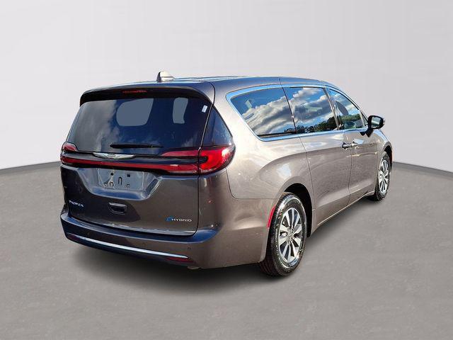 used 2022 Chrysler Pacifica Hybrid car, priced at $19,100