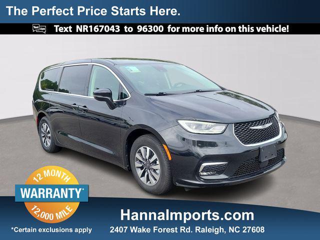 used 2022 Chrysler Pacifica Hybrid car, priced at $19,000