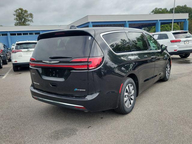 used 2022 Chrysler Pacifica Hybrid car, priced at $19,000