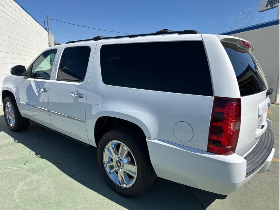 used 2010 Chevrolet Suburban car, priced at $12,500