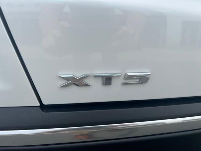 used 2021 Cadillac XT5 car, priced at $36,589