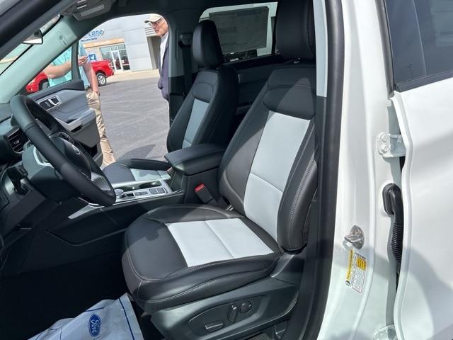 new 2024 Ford Explorer car, priced at $43,990