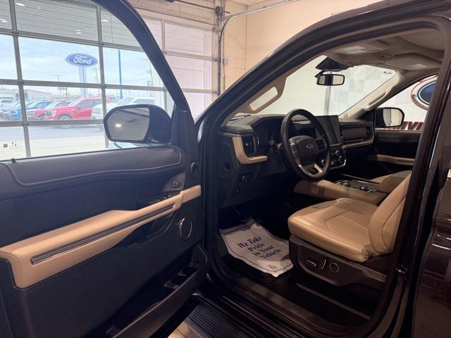 used 2024 Ford Expedition car, priced at $46,593