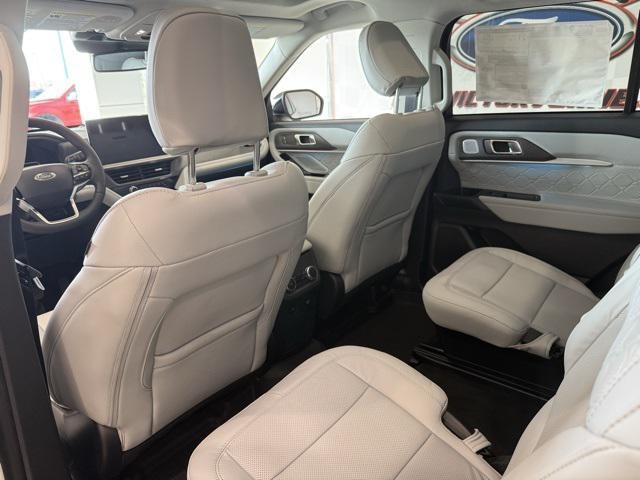 new 2025 Ford Explorer car