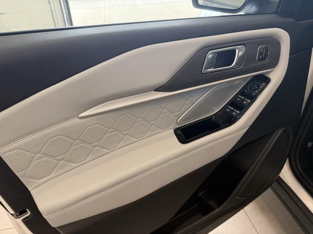new 2025 Ford Explorer car