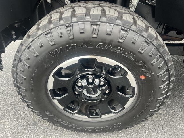 new 2025 Ford F-250 car, priced at $72,898