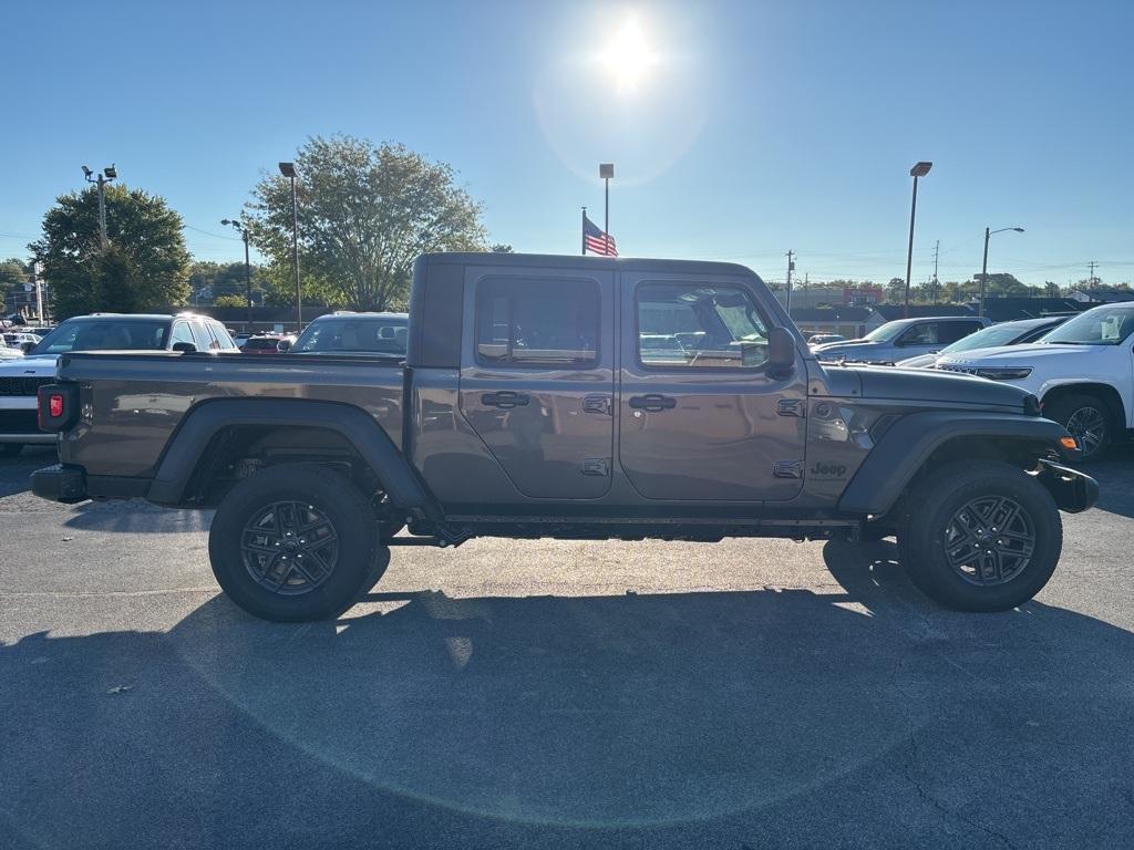 new 2025 Jeep Gladiator car, priced at $37,344