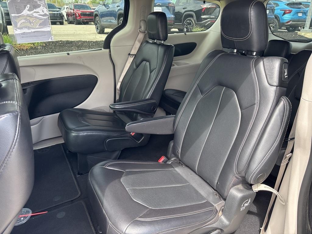 used 2022 Chrysler Pacifica car