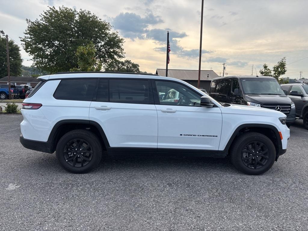 new 2025 Jeep Grand Cherokee L car, priced at $41,368