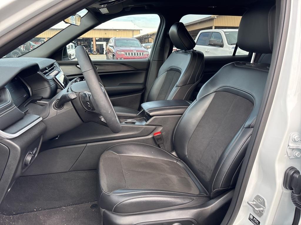 new 2025 Jeep Grand Cherokee L car, priced at $41,368