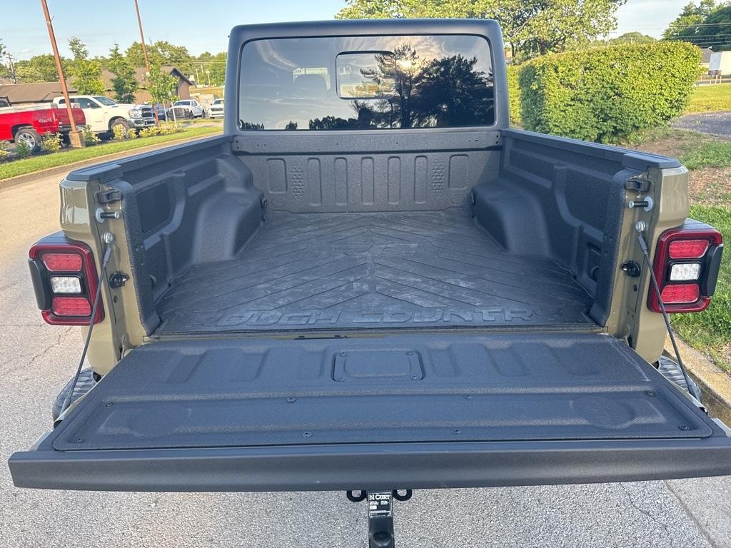 used 2025 Jeep Gladiator car, priced at $48,987