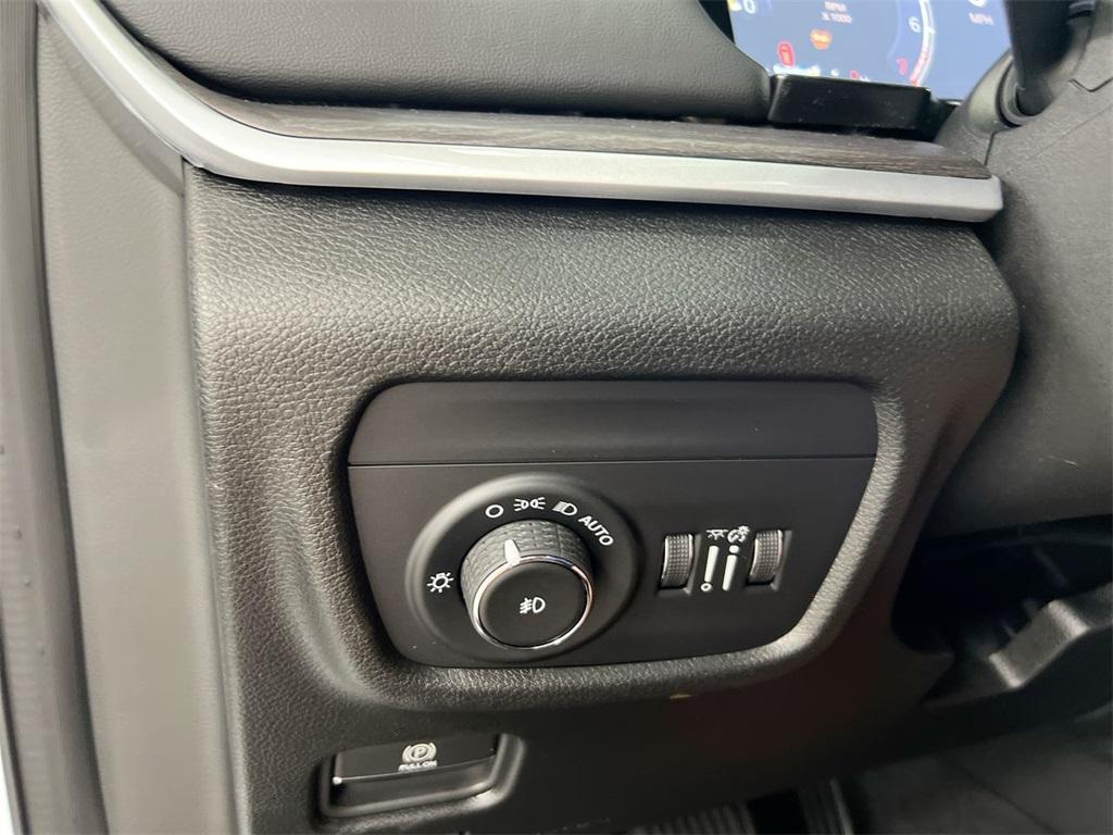 new 2025 Jeep Grand Cherokee car, priced at $41,992