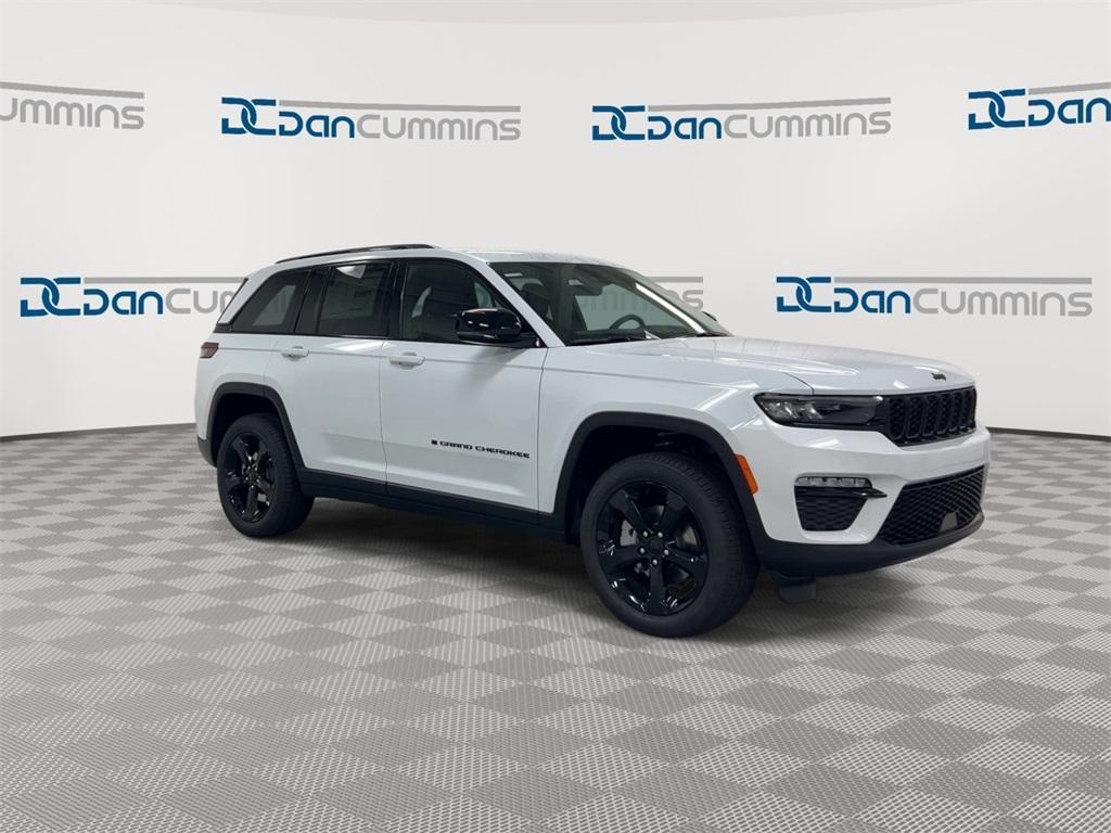 new 2025 Jeep Grand Cherokee car, priced at $41,992