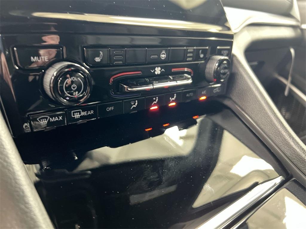new 2025 Jeep Grand Cherokee car, priced at $41,992