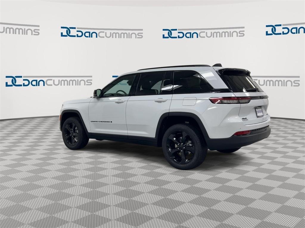 new 2025 Jeep Grand Cherokee car, priced at $41,992