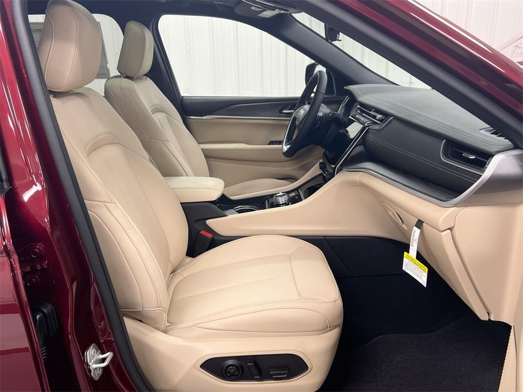 new 2025 Jeep Grand Cherokee L car, priced at $46,526