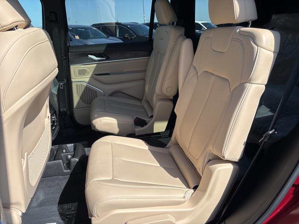 new 2025 Jeep Grand Cherokee L car, priced at $48,569