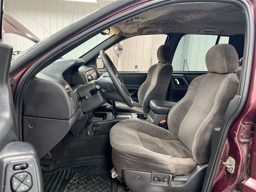 used 2000 Jeep Grand Cherokee car, priced at $3,500