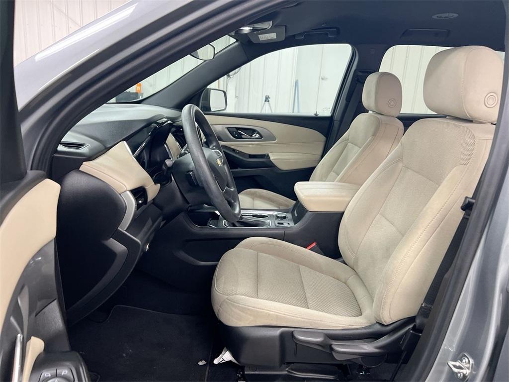 used 2023 Chevrolet Traverse car, priced at $25,987