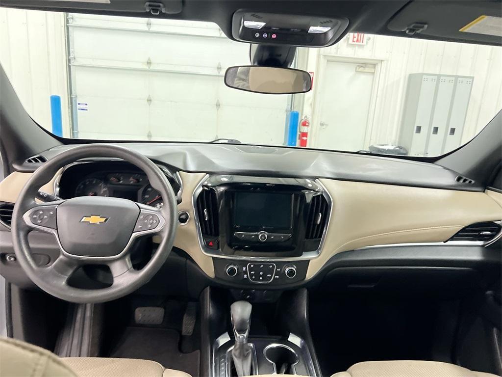 used 2023 Chevrolet Traverse car, priced at $25,987