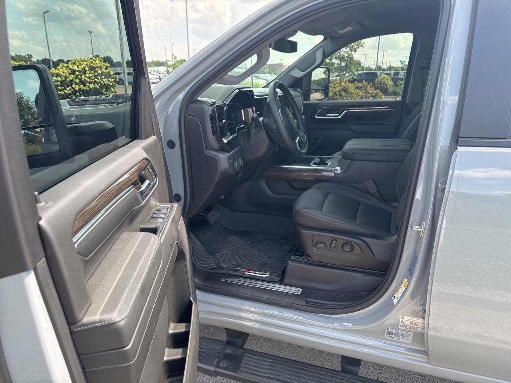 used 2024 Chevrolet Silverado 2500 car, priced at $58,987