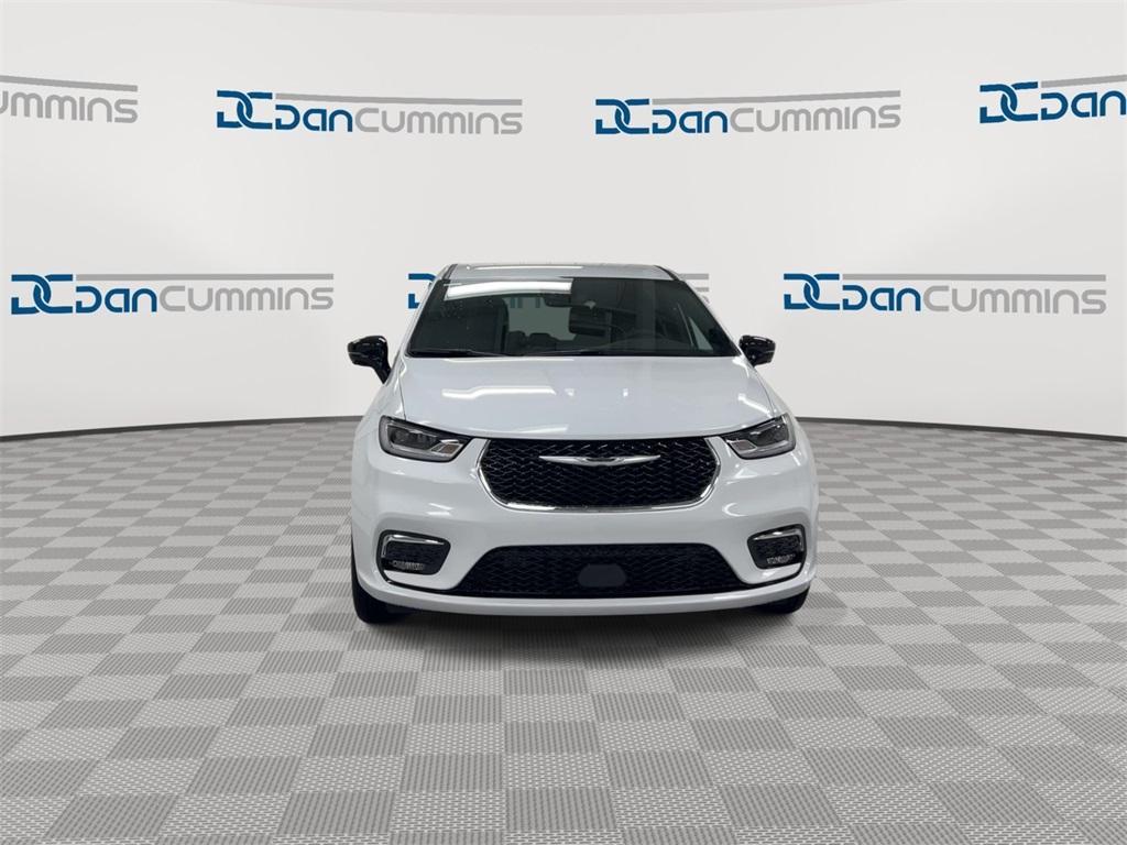 new 2026 Chrysler Pacifica car, priced at $43,118