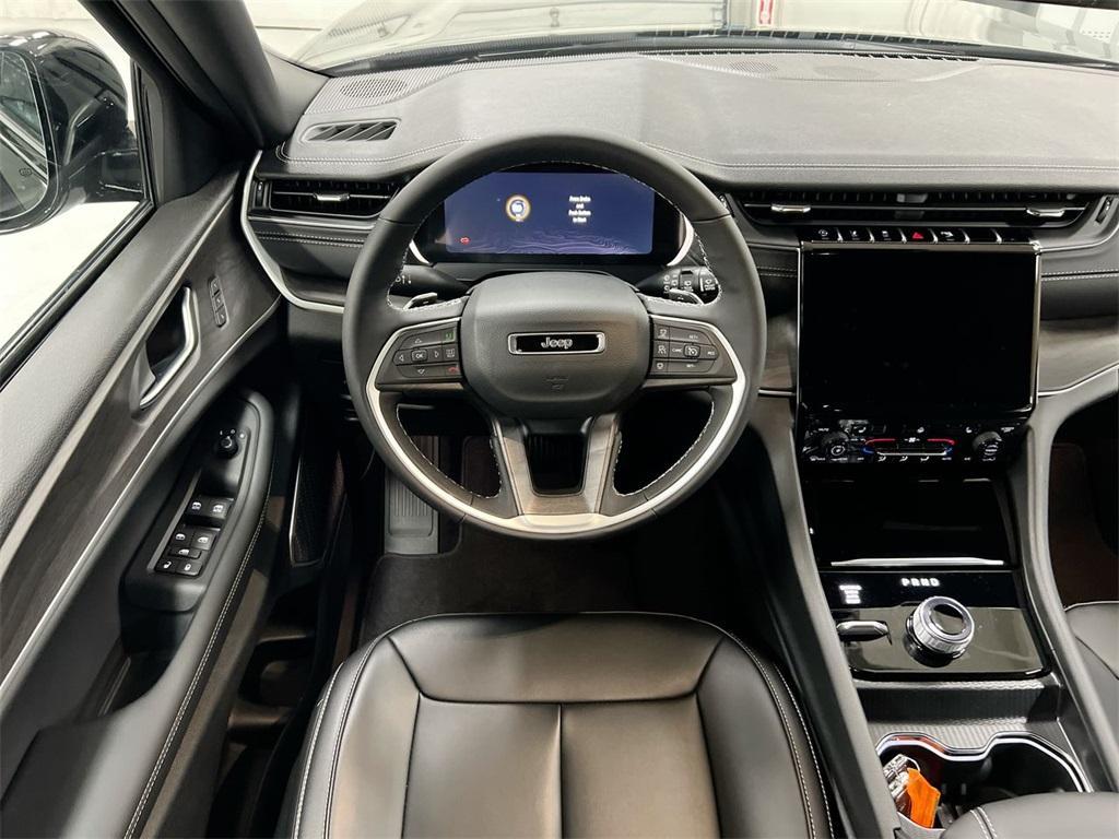 new 2025 Jeep Grand Cherokee car, priced at $43,192