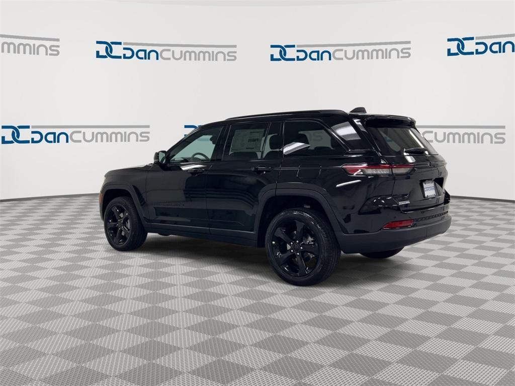 new 2025 Jeep Grand Cherokee car, priced at $43,192