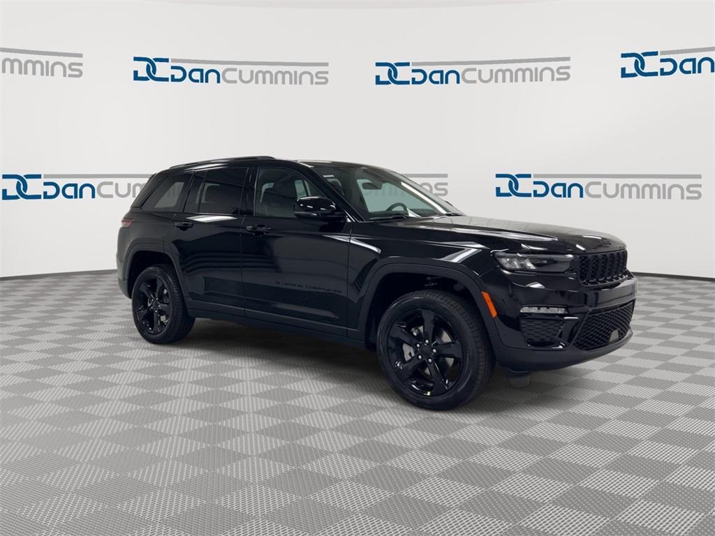 new 2025 Jeep Grand Cherokee car, priced at $43,192